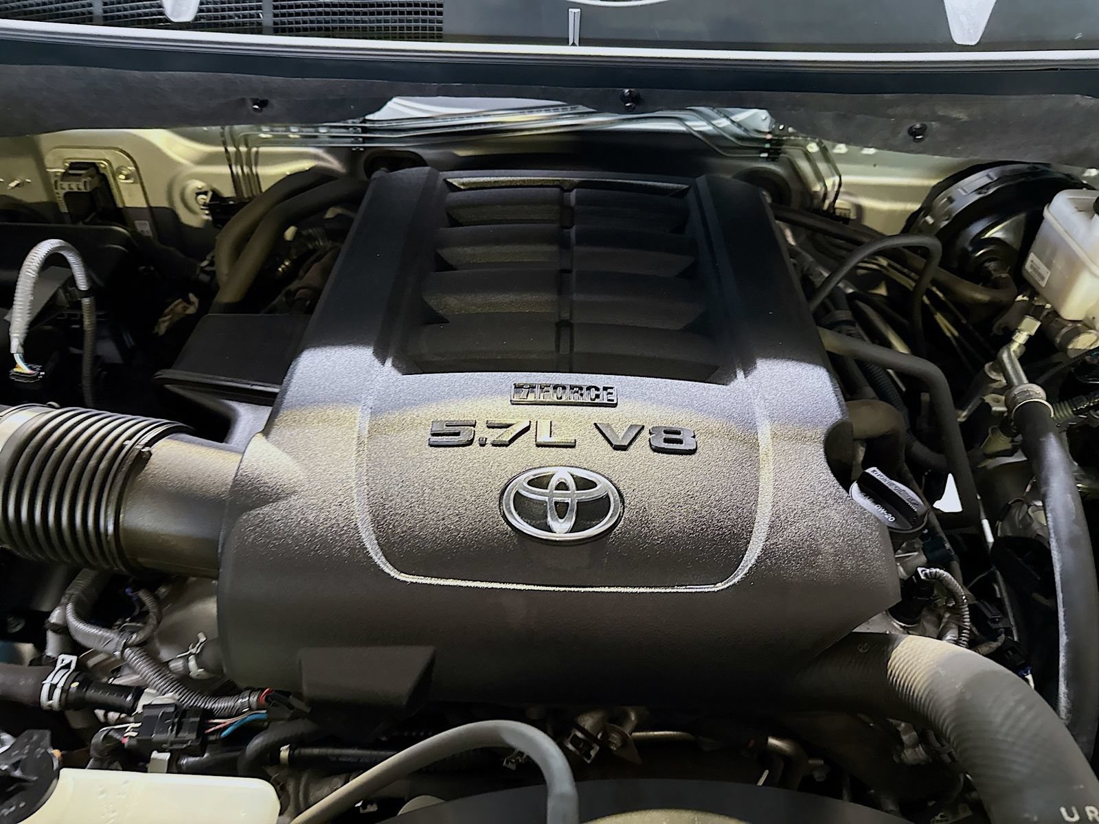 Used 2017 Toyota Tundra SR5 w/ SR5 Upgrade Package AWD/4WD image 31