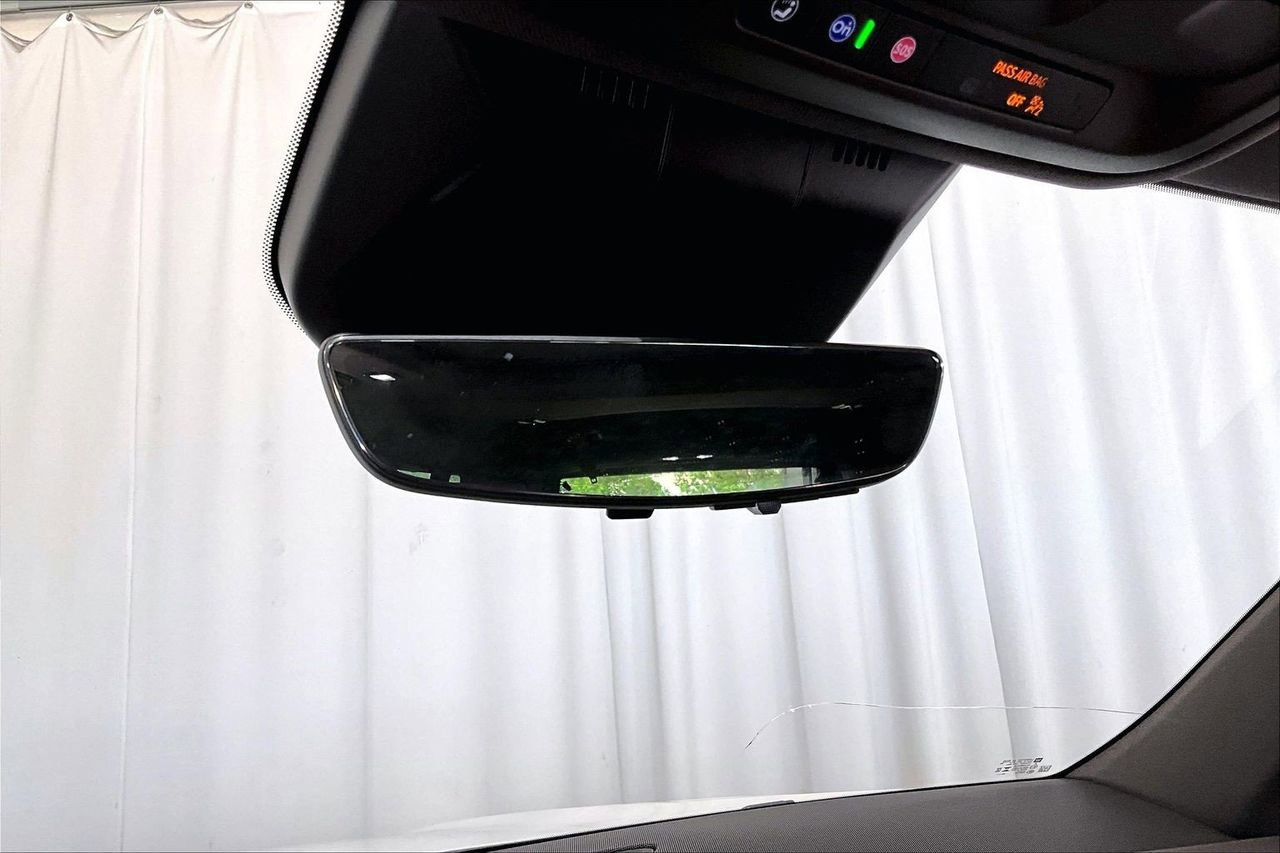 Used 2023 Cadillac Escalade ESV Sport w/ LPO, ONYX Package image 17