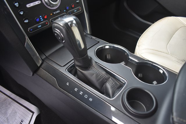 Used 2019 Ford Explorer Limited w/ Limited Luxury Package FWD image 31