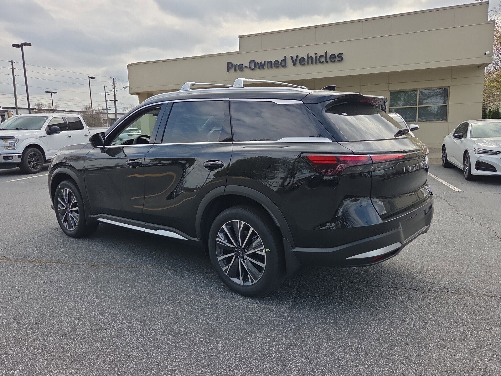 New 2026 INFINITI QX60 Luxe w/ Cargo Package image 8