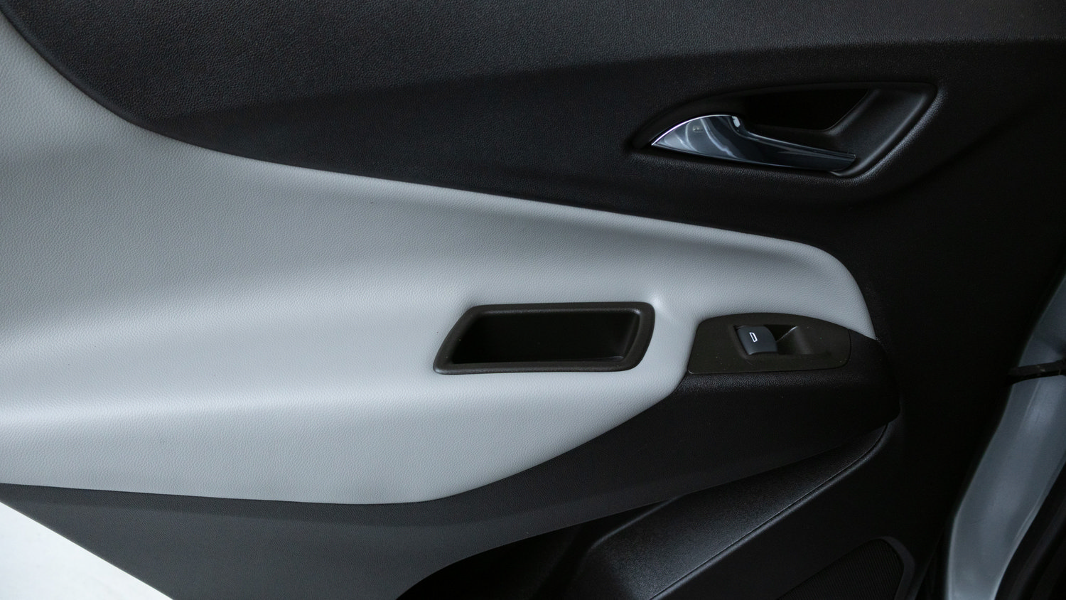 Used 2024 Chevrolet Equinox LS FWD image 28