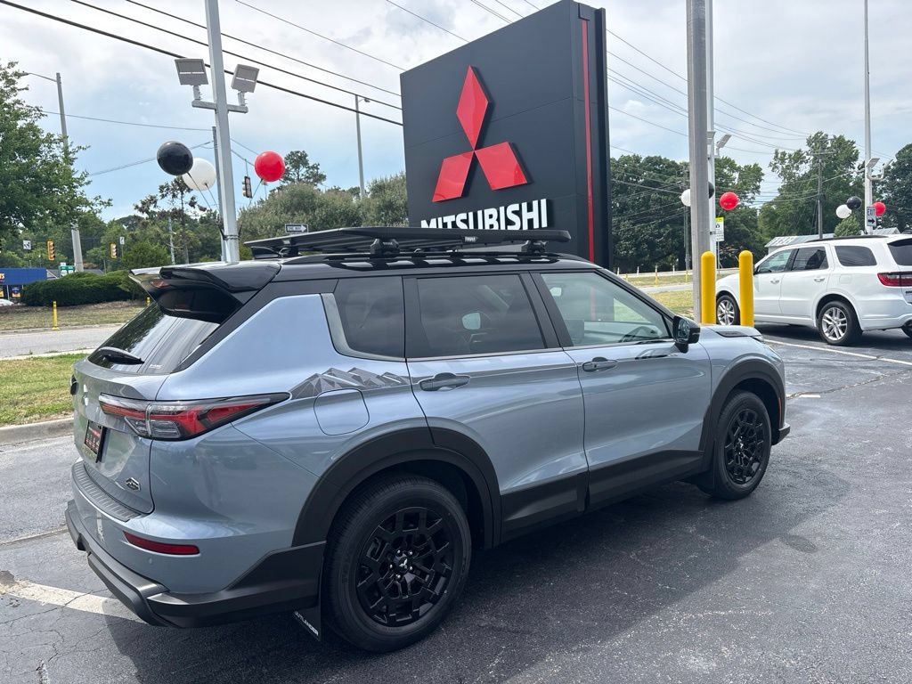 New 2026 Mitsubishi Outlander AWD image 3