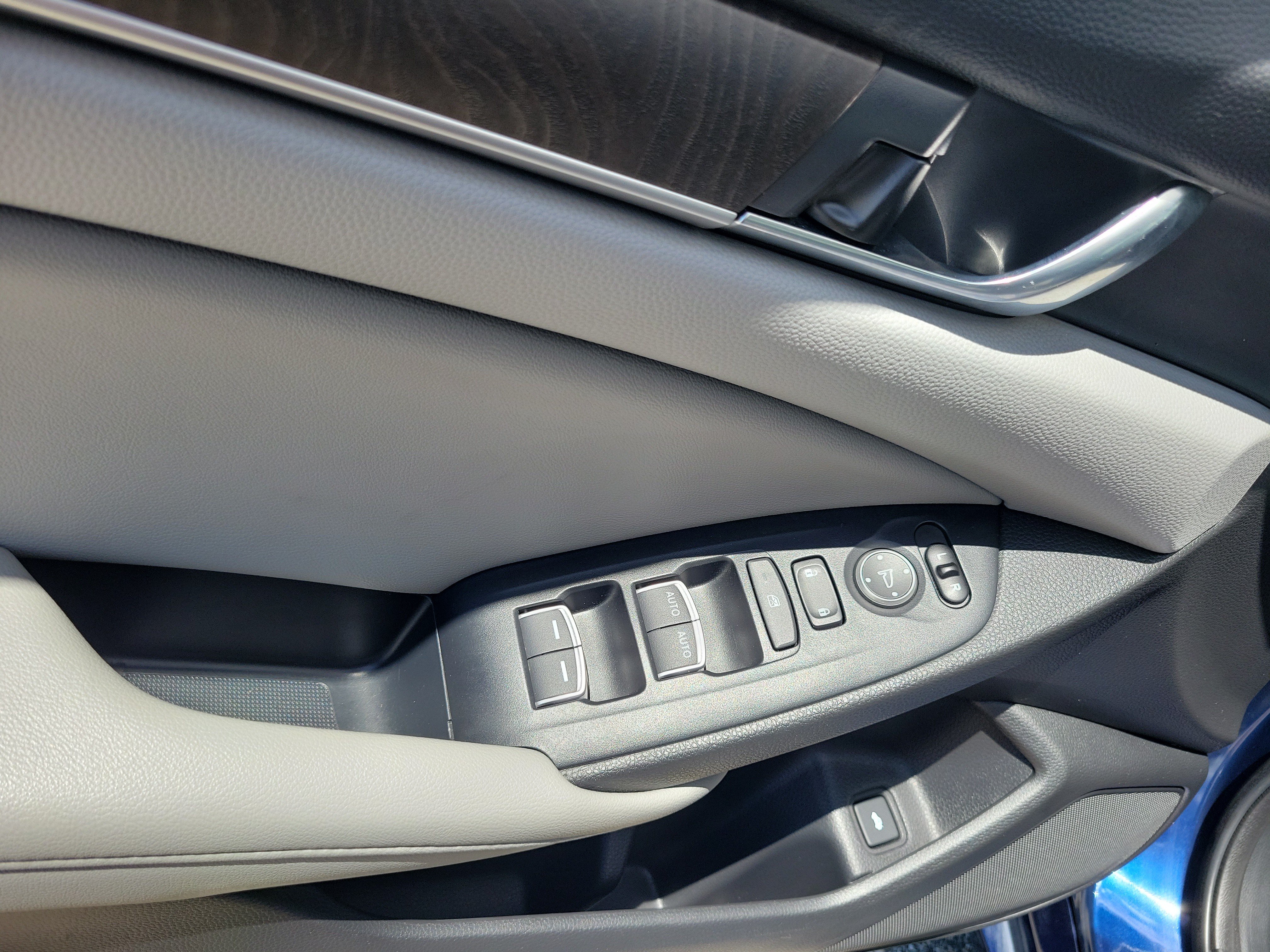 Used 2020 Honda Accord EX image 21
