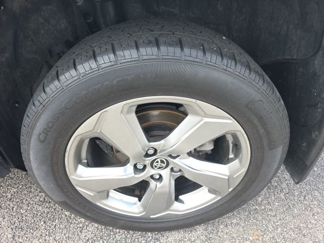 Used 2020 Toyota RAV4 Limited image 7