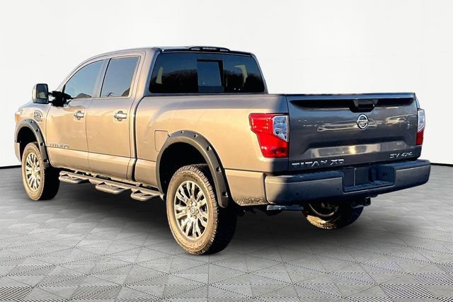 Used 2021 Nissan Titan SV w/ SV Convenience Package image 4