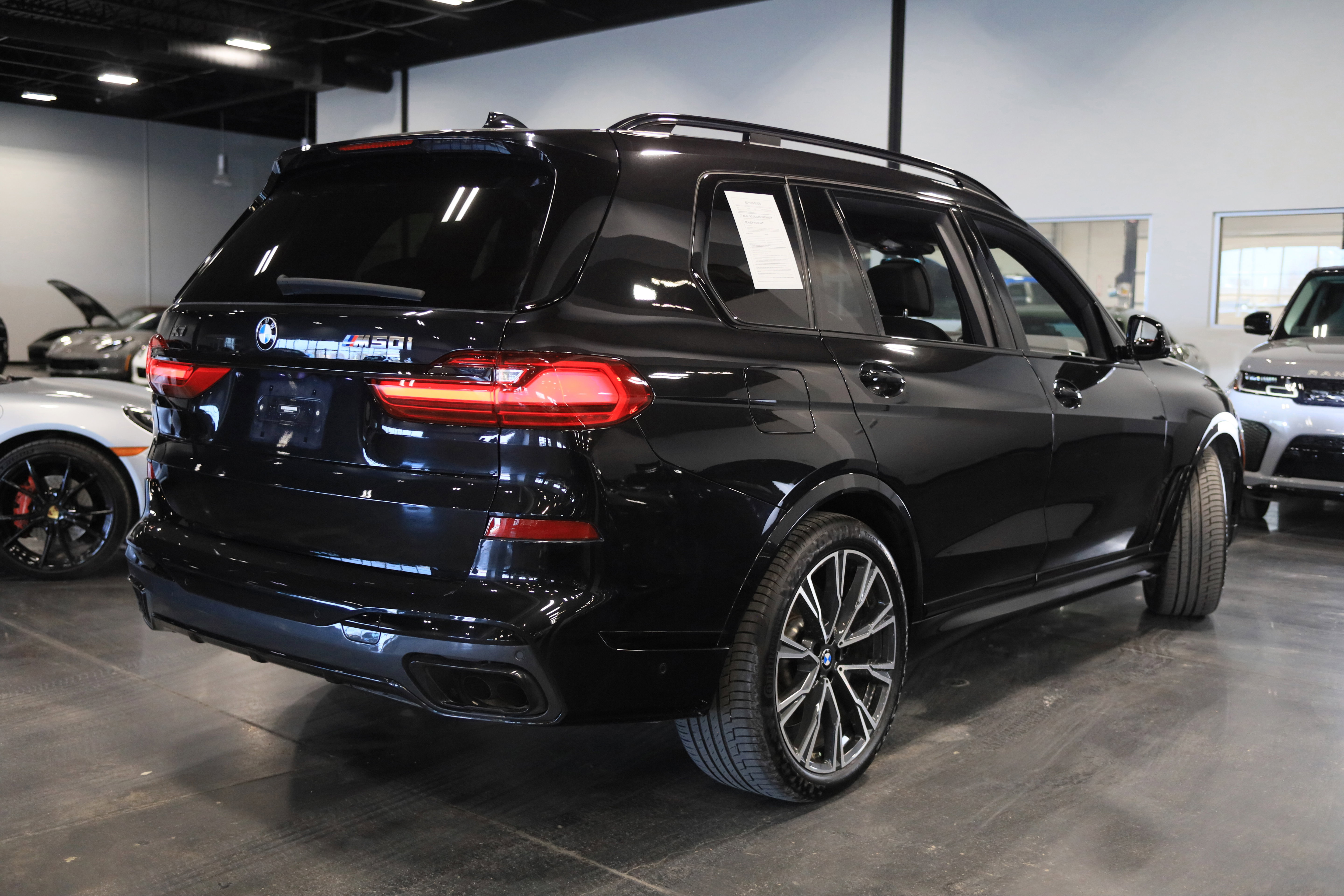 Used 2022 BMW X7 M50i w/ Dynamic Handling Package image 6