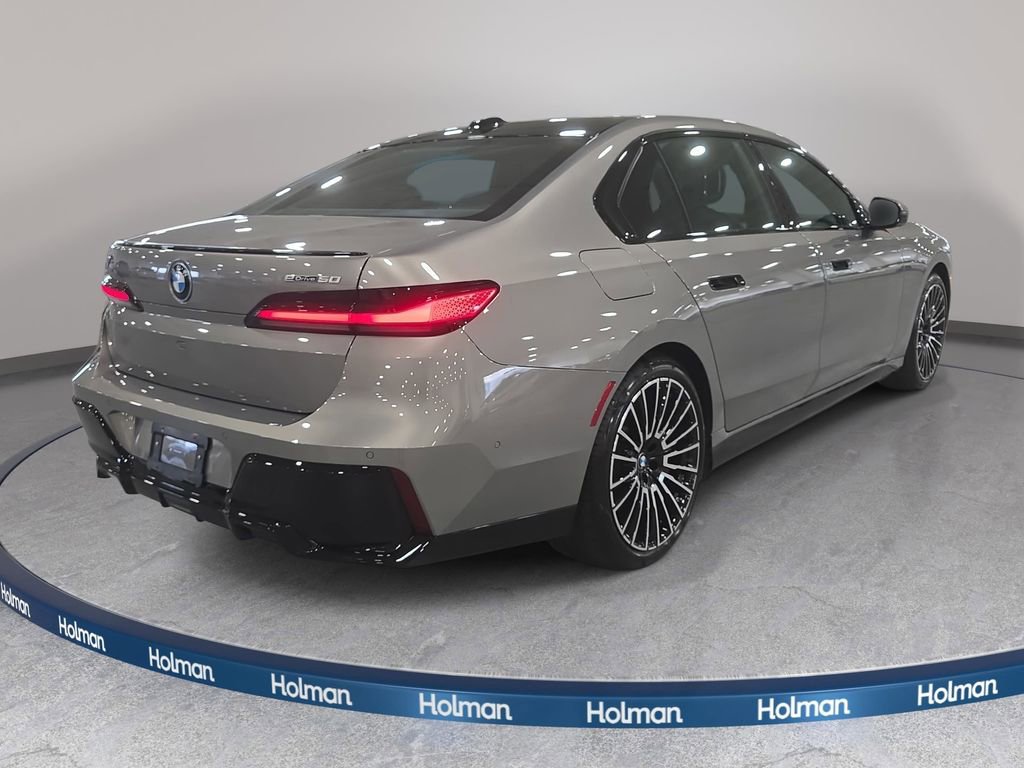 Used 2025 BMW i7 eDrive50 w/ M Sport Package image 5