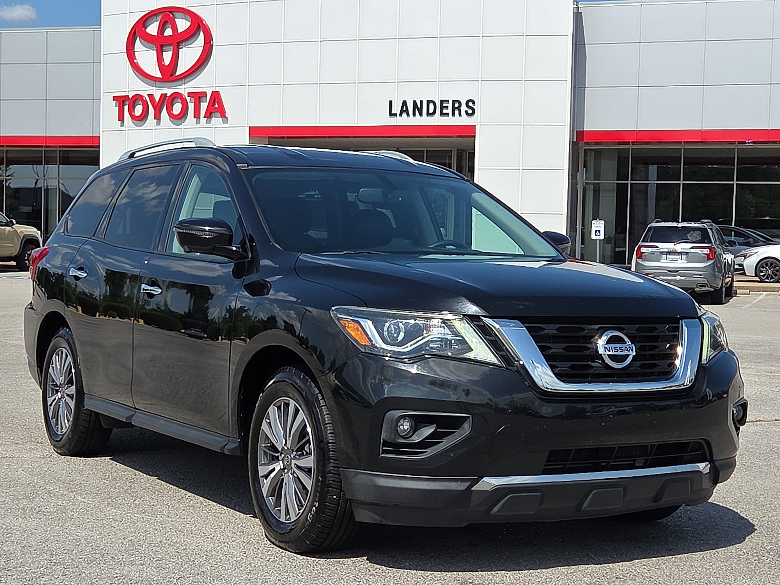 Used 2019 Nissan Pathfinder SL