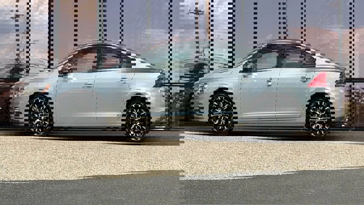 Used 2017 Volvo S60 T5 Dynamic w/ Vision Package FWD image 6