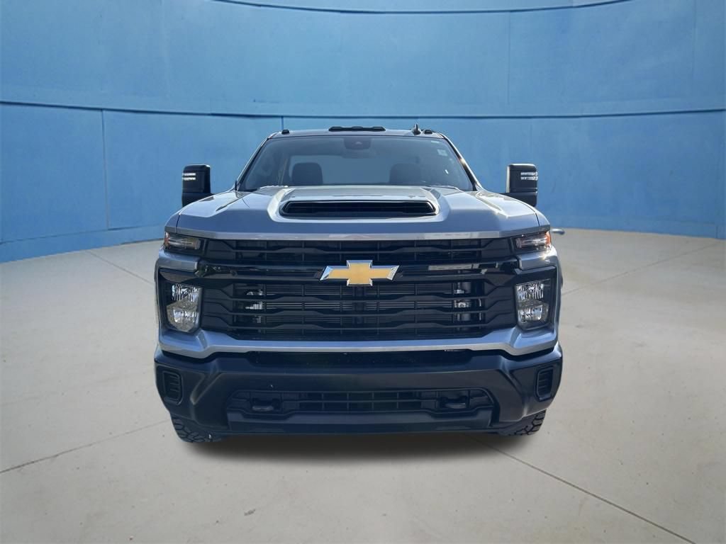 Used 2025 Chevrolet Silverado 2500 W/T AWD/4WD image 4