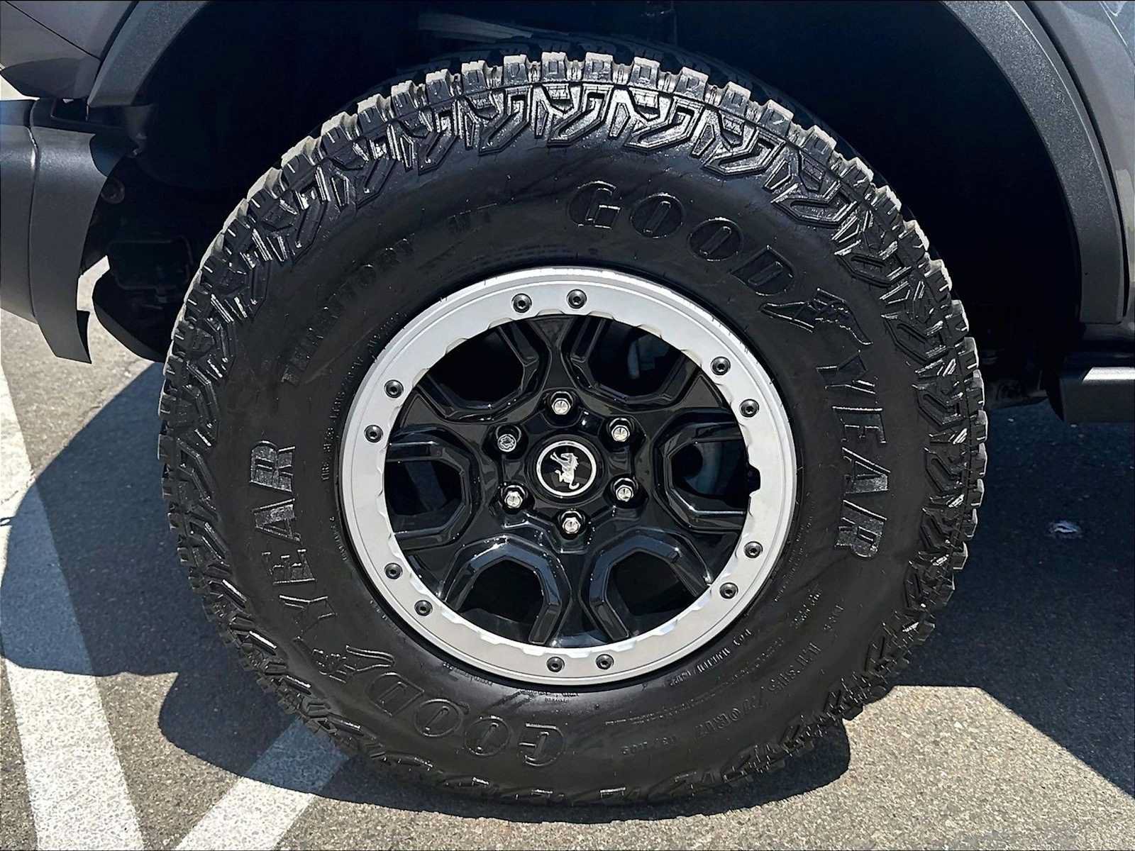 Used 2023 Ford Bronco Badlands w/ Sasquatch Package AWD/4WD image 11