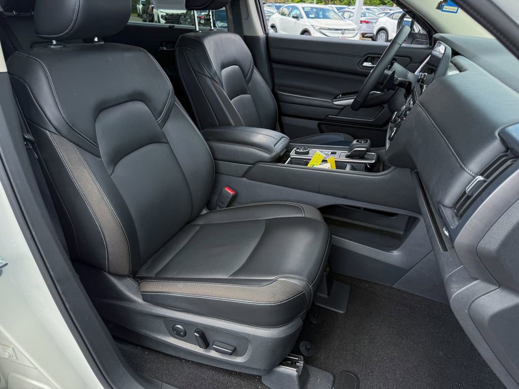 Certified 2024 Nissan Pathfinder SL AWD/4WD image 11