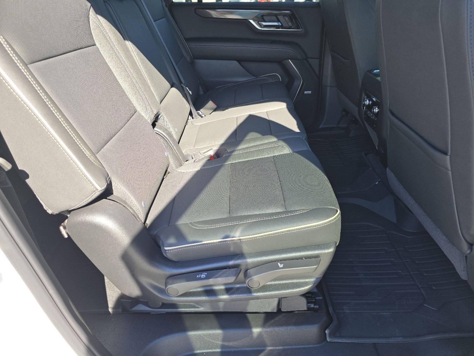 New 2026 GMC Yukon XL Elevation image 28