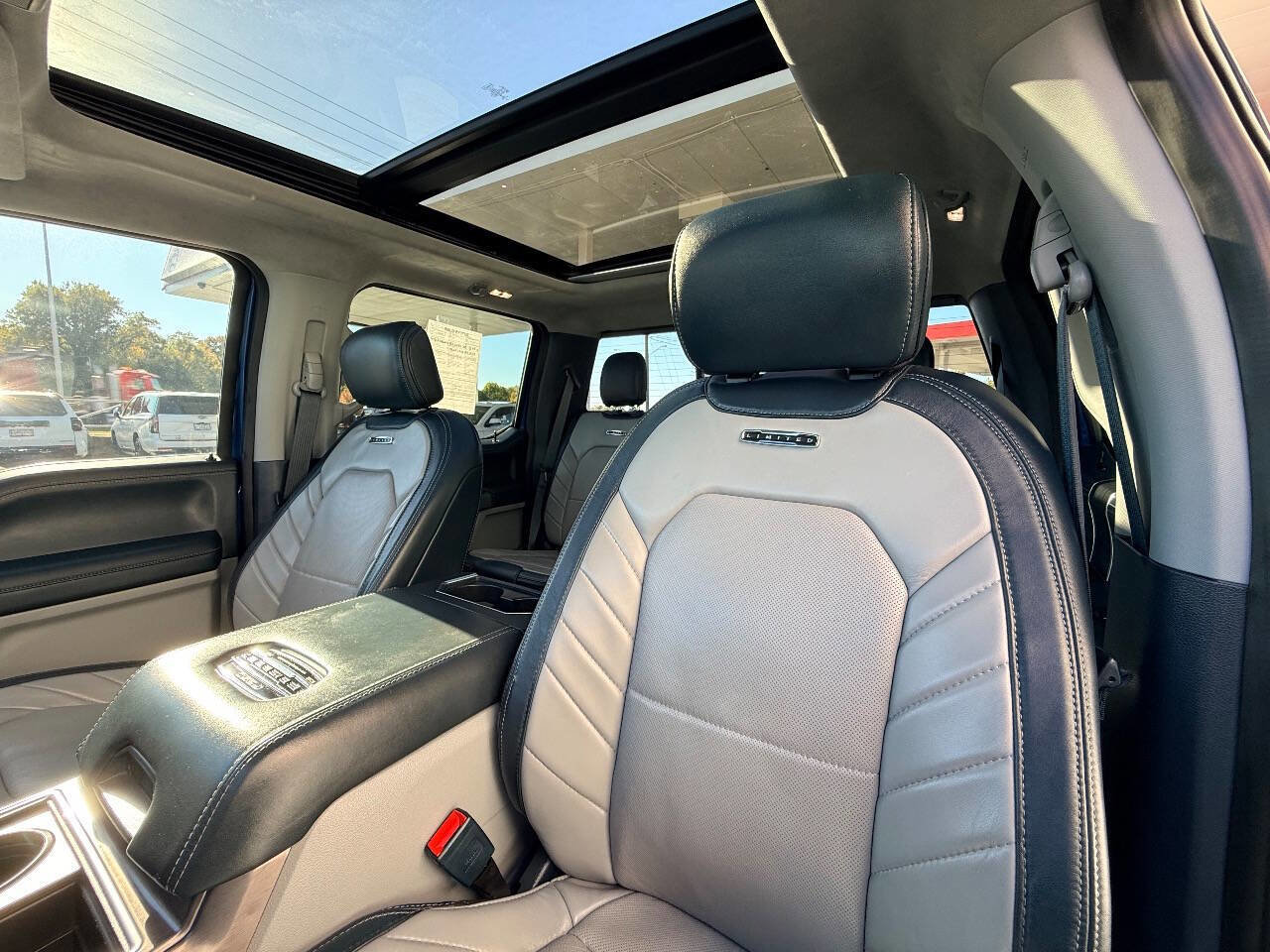 Used 2022 Ford F250 Limited image 31