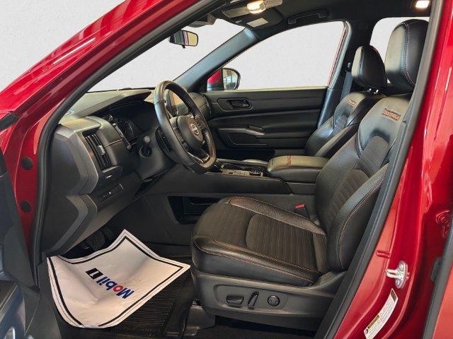 Used 2024 Nissan Pathfinder Rock Creek AWD/4WD image 9