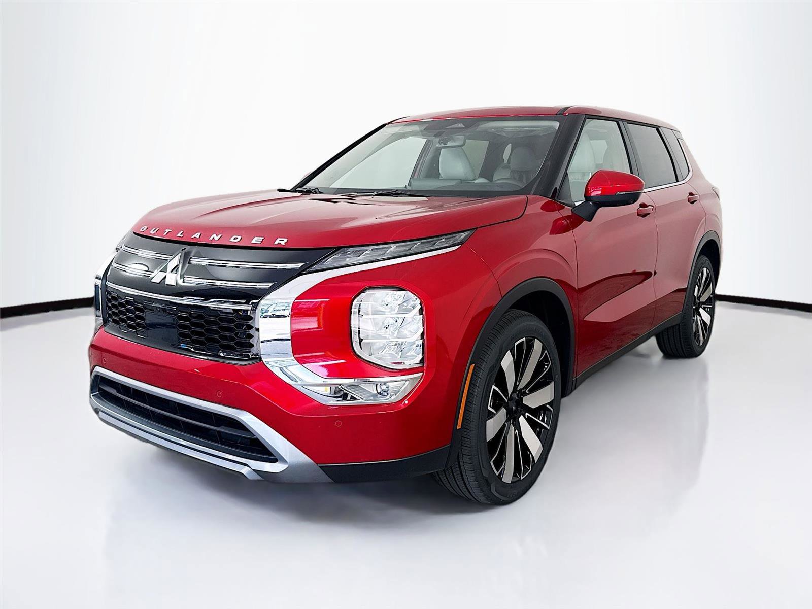 New 2025 Mitsubishi Outlander SE image 3