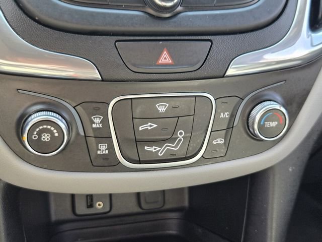 Used 2018 Chevrolet Equinox LS image 22