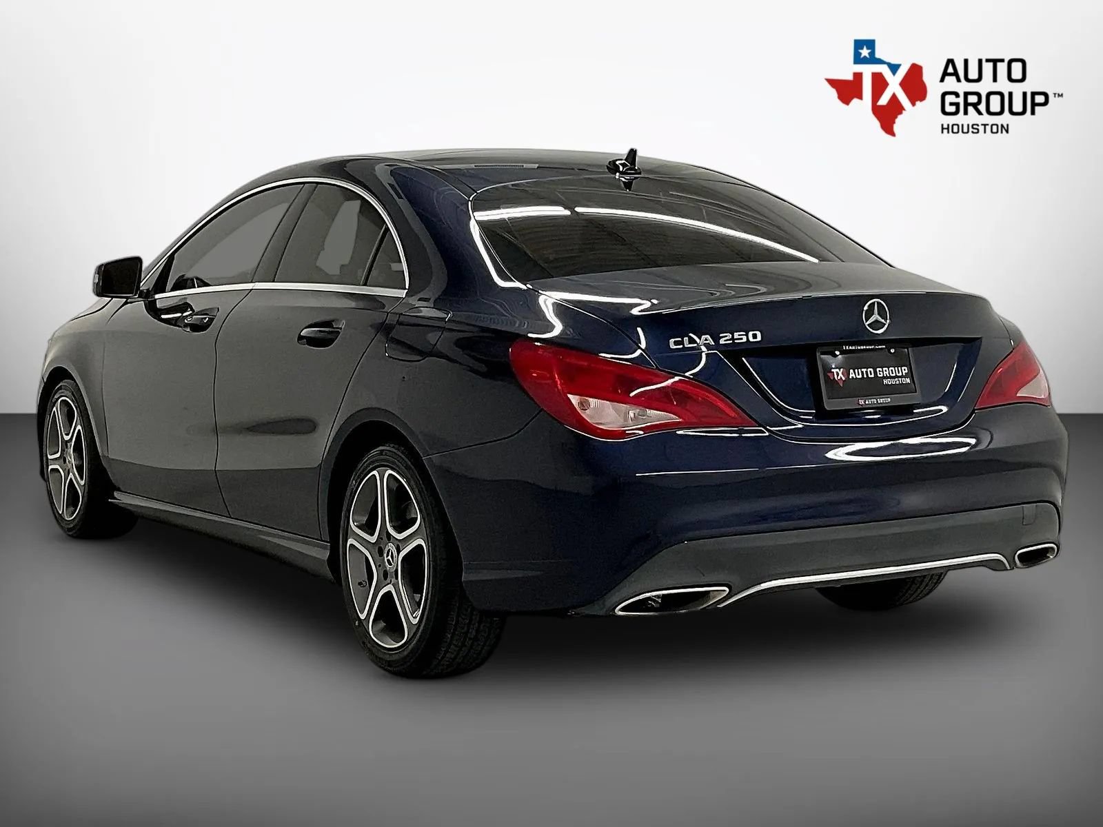Used 2017 Mercedes-Benz CLA 250 image 4