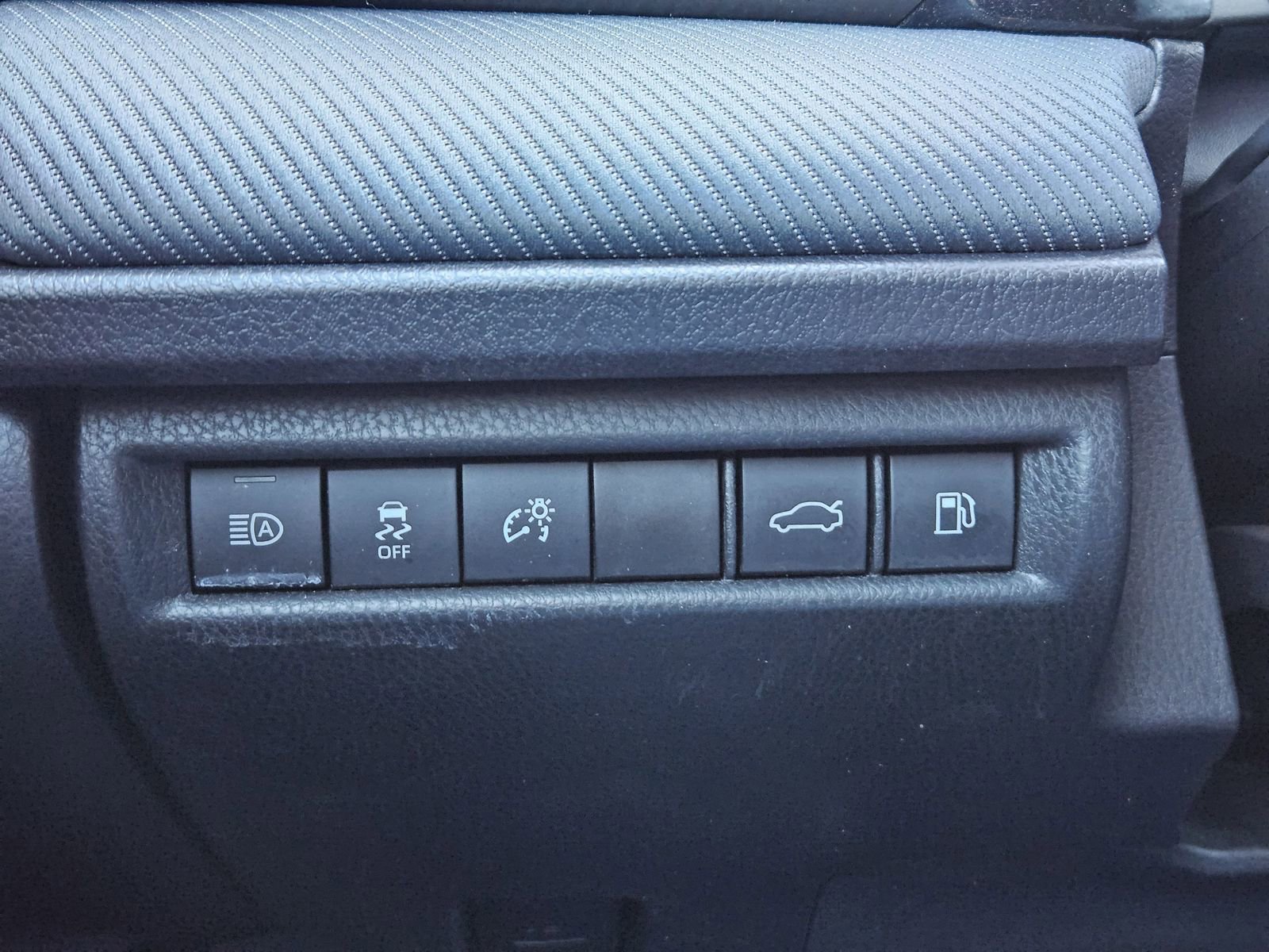 Used 2025 Toyota Camry SE image 27