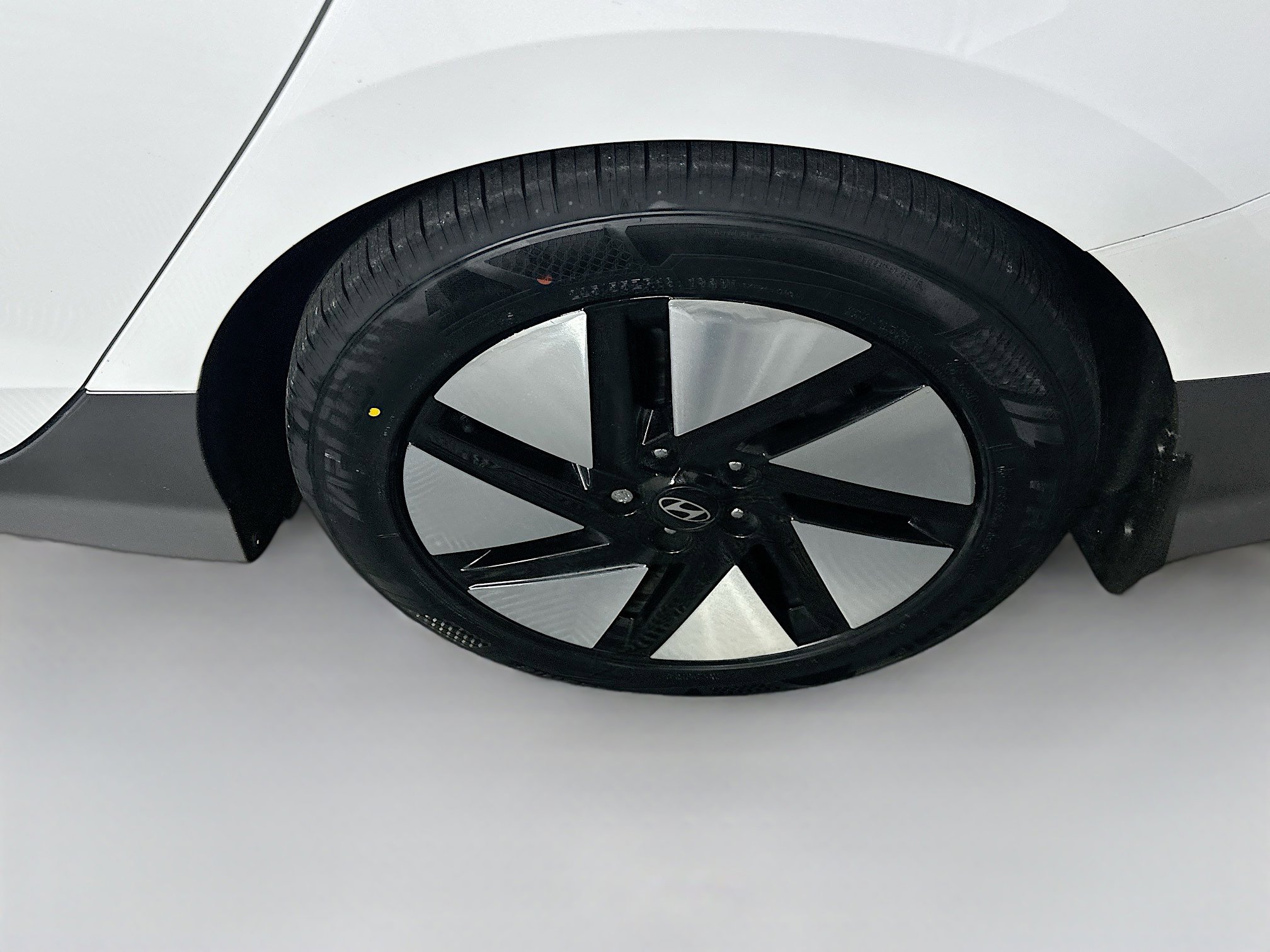 Used 2024 Hyundai Ioniq 6 SE RWD image 11