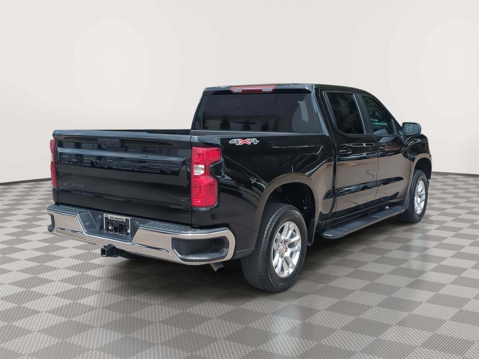 Used 2024 Chevrolet Silverado 1500 LT AWD/4WD image 5