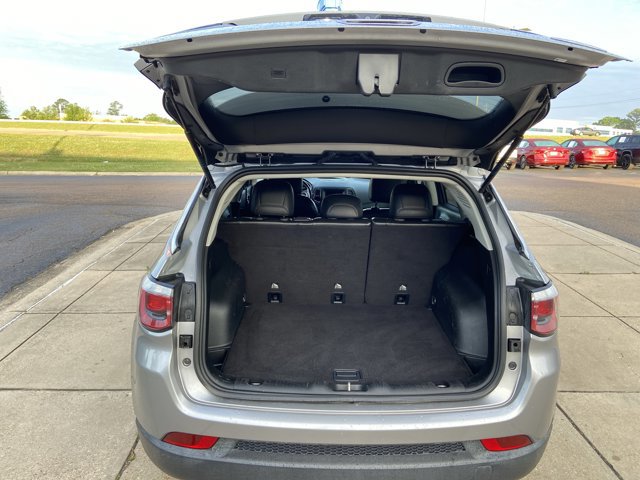 Used 2019 Jeep Compass Latitude image 30
