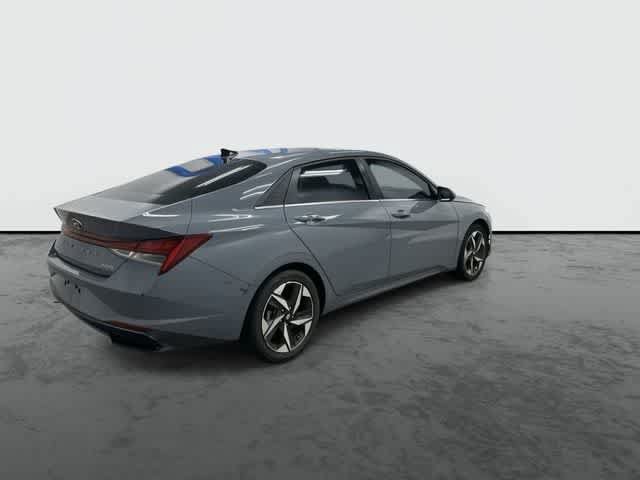 Used 2023 Hyundai Elantra Limited w/ Cargo Package FWD image 4