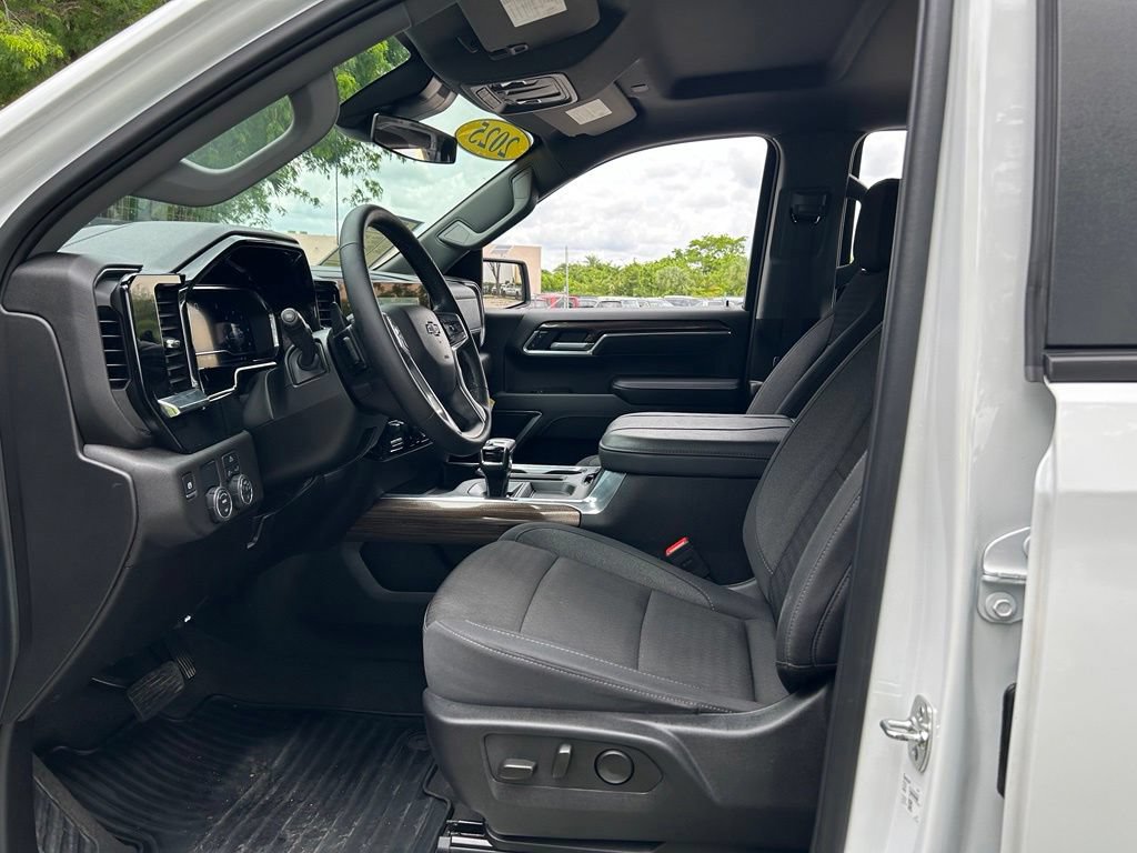 Used 2025 Chevrolet Silverado 1500 RST RWD image 16