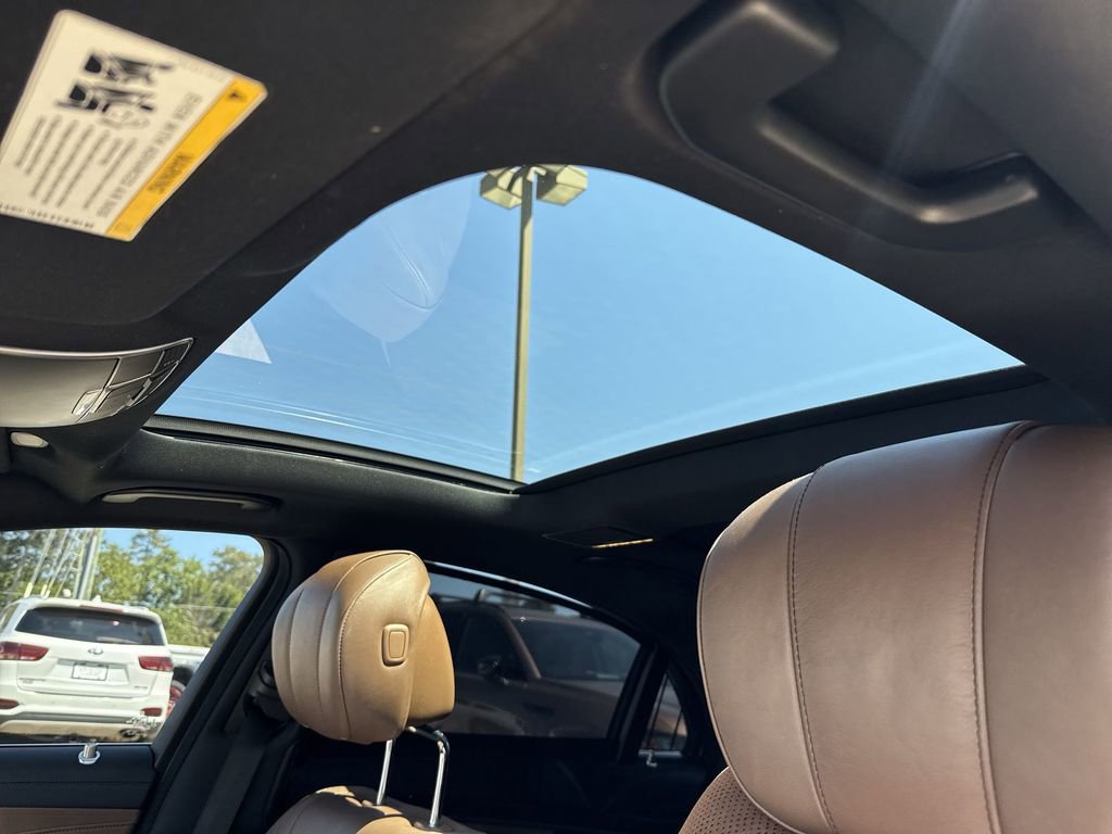 Used 2020 Mercedes-Benz S 560 Sedan w/ AMG Line Exterior image 21