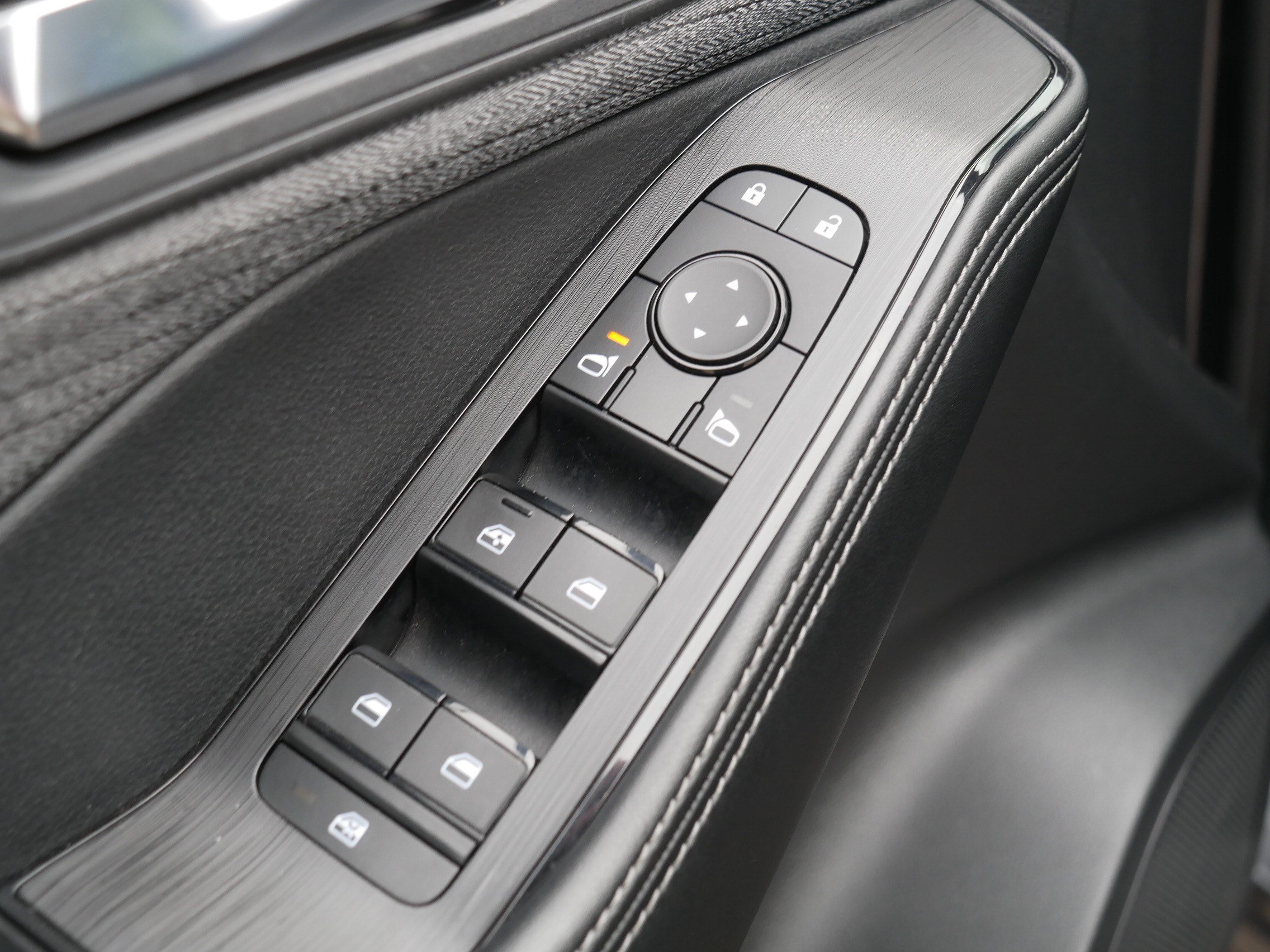 Certified 2023 Nissan Rogue SV AWD/4WD image 19