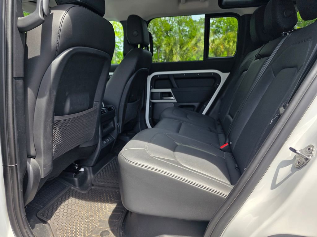 Used 2023 Land Rover Defender 110 S image 14