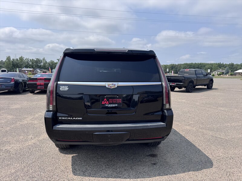 Used 2015 Cadillac Escalade Premium AWD/4WD image 6
