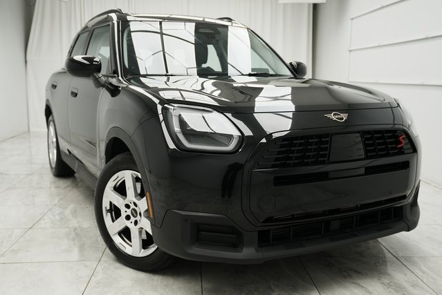 Used 2025 MINI Cooper Countryman S image 1