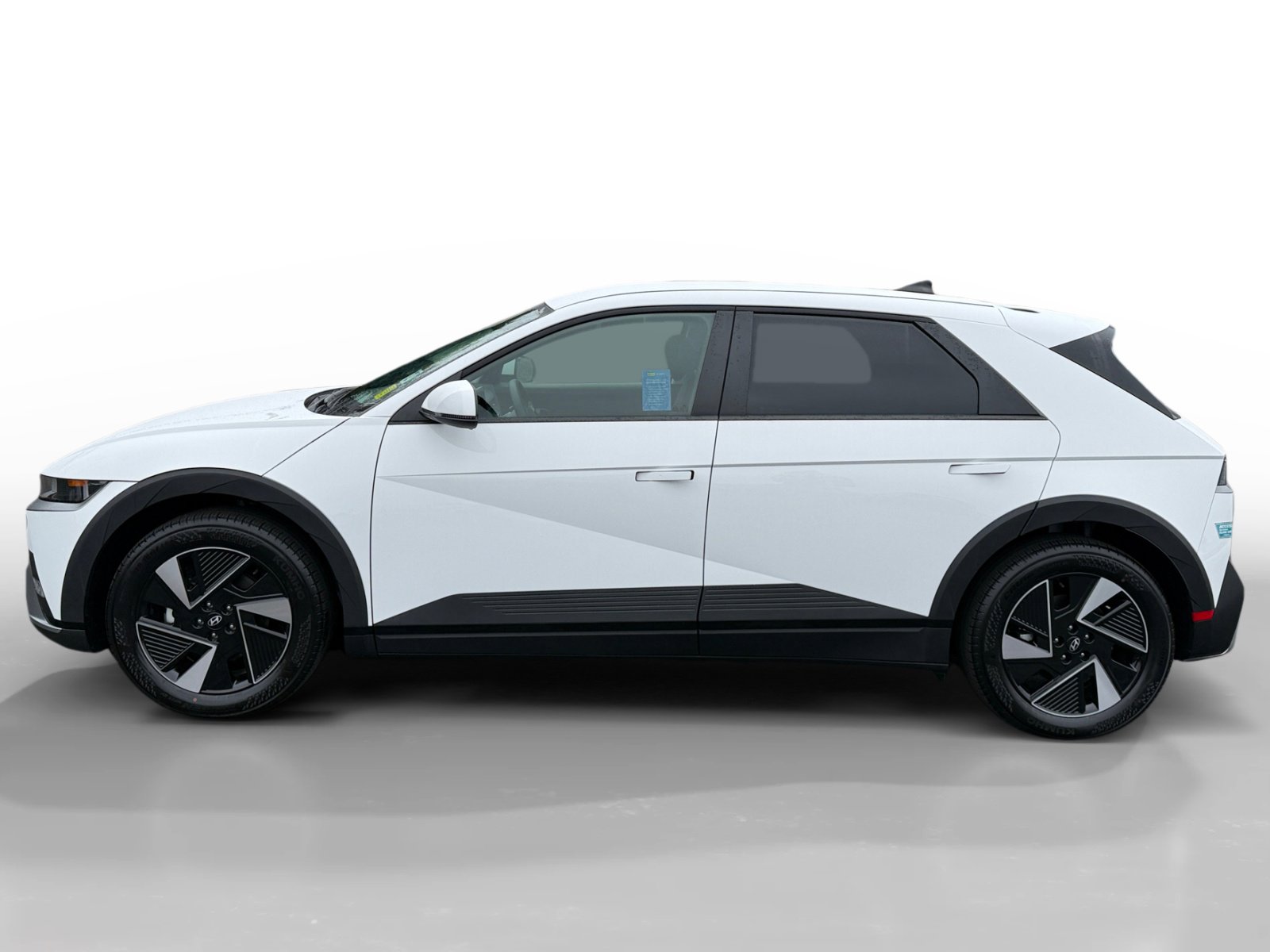 Certified 2025 Hyundai Ioniq 5 SE image 2