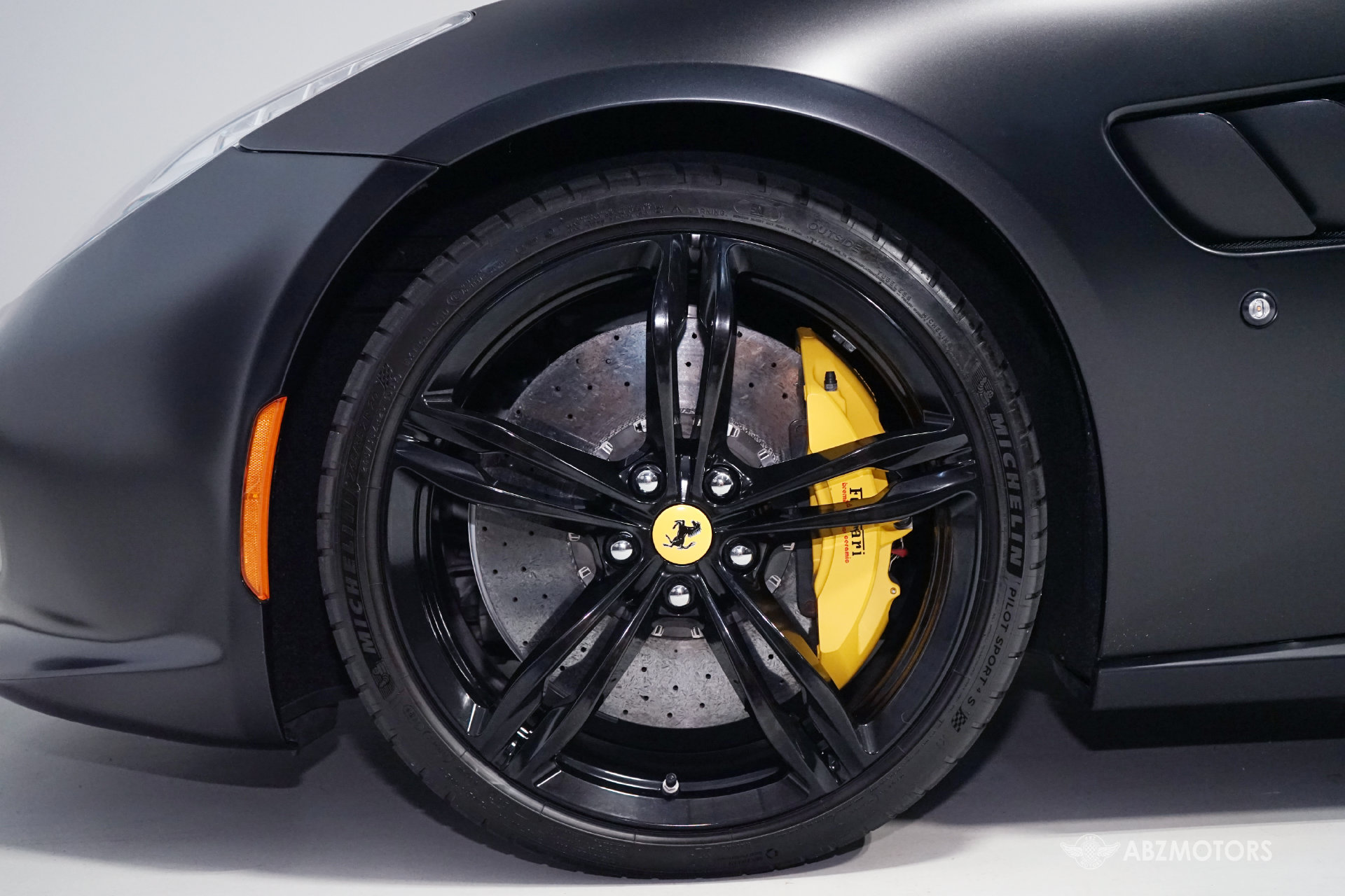Used 2018 Ferrari GTC4Lusso AWD/4WD image 34