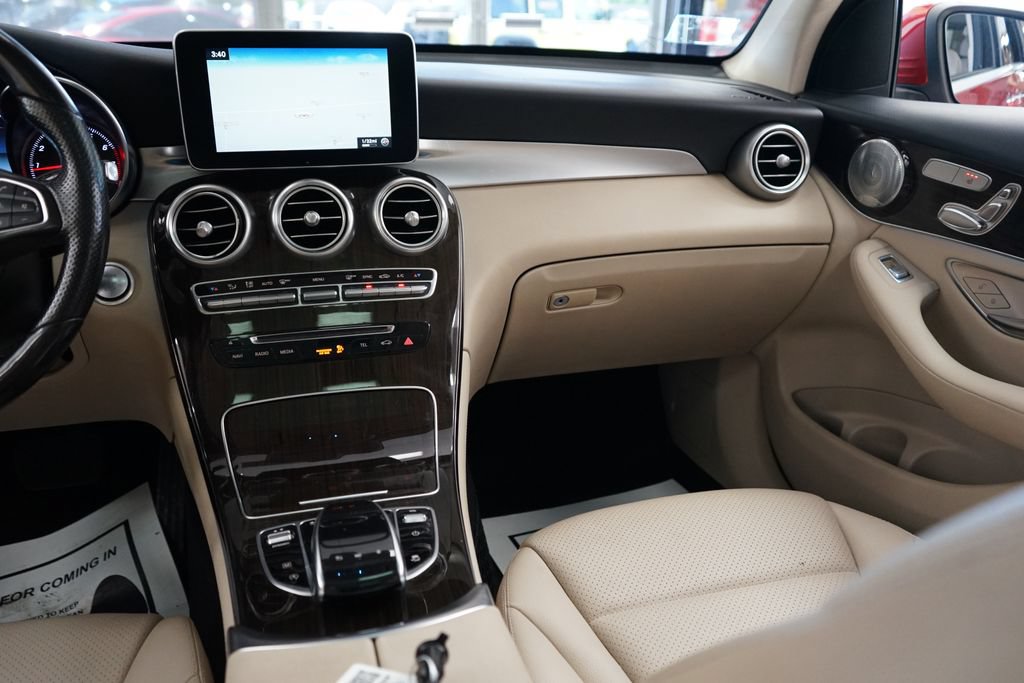 Used 2017 Mercedes-Benz GLC 300 4MATIC image 12