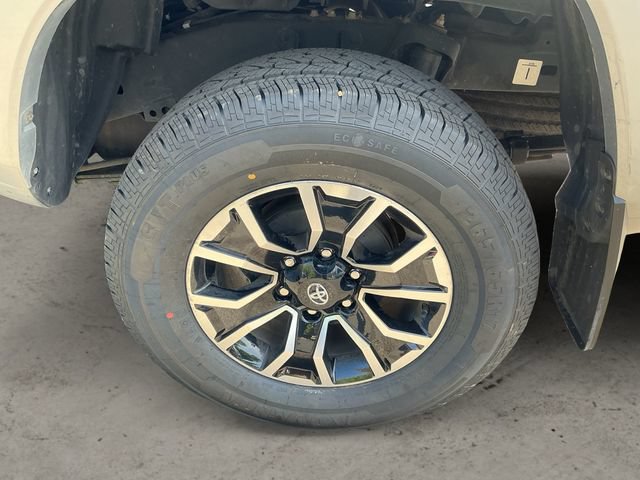 Certified 2022 Toyota Tacoma TRD Sport w/ Advanced Technology Package AWD/4WD image 9