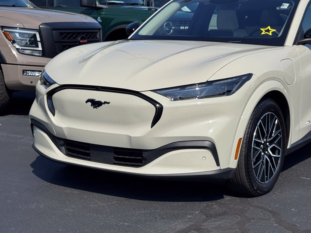Used 2025 Ford Mustang Mach-E Premium AWD/4WD image 38