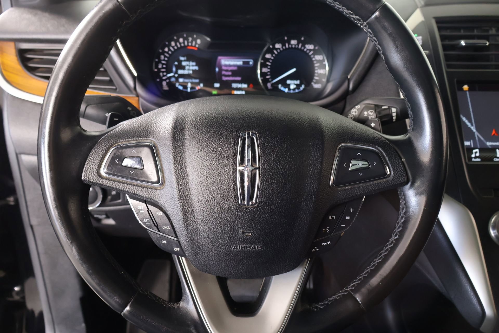 Used 2017 Lincoln MKC Reserve w/ Lincoln MKC Climate Package image 3