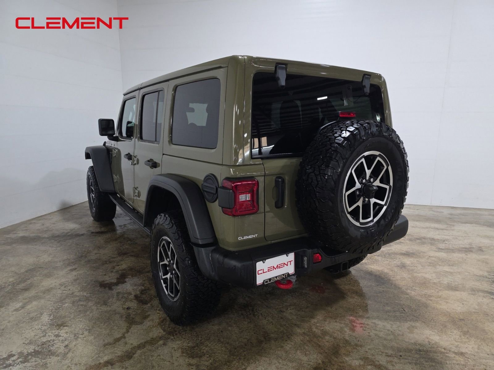 Used 2025 Jeep Wrangler Unlimited Rubicon w/ Steel Bumper Group image 8