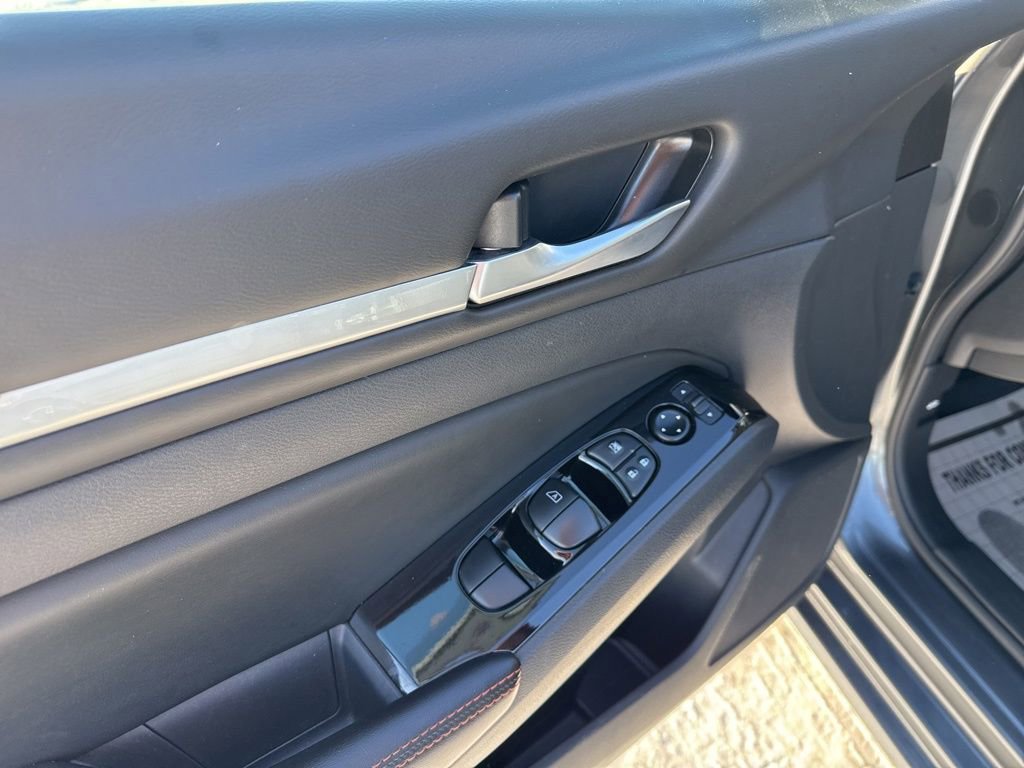 Used 2025 Nissan Altima 2.5 SR image 38