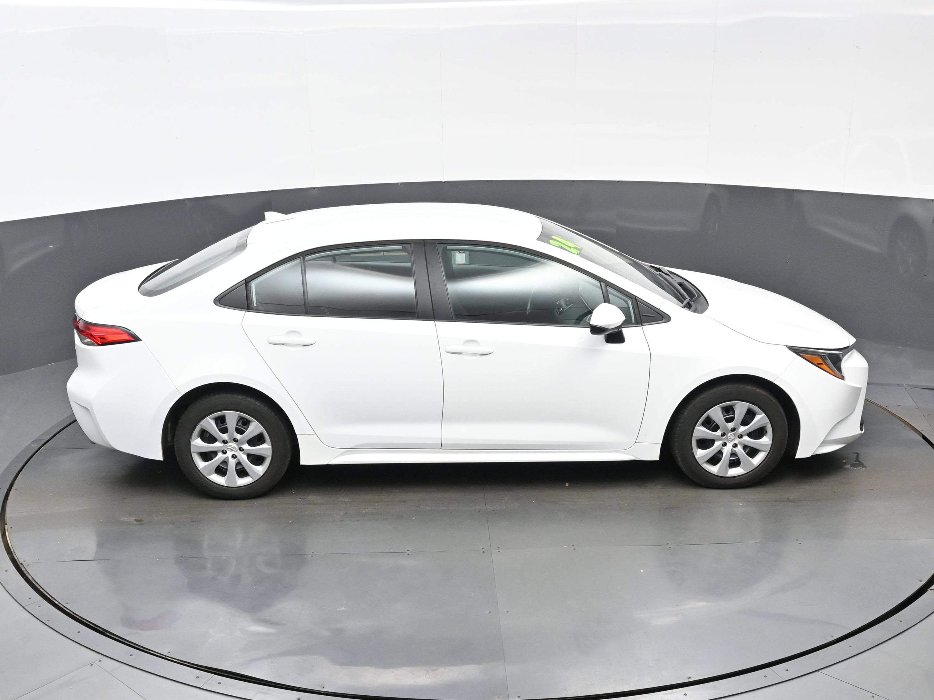 Used 2024 Toyota Corolla LE FWD image 35