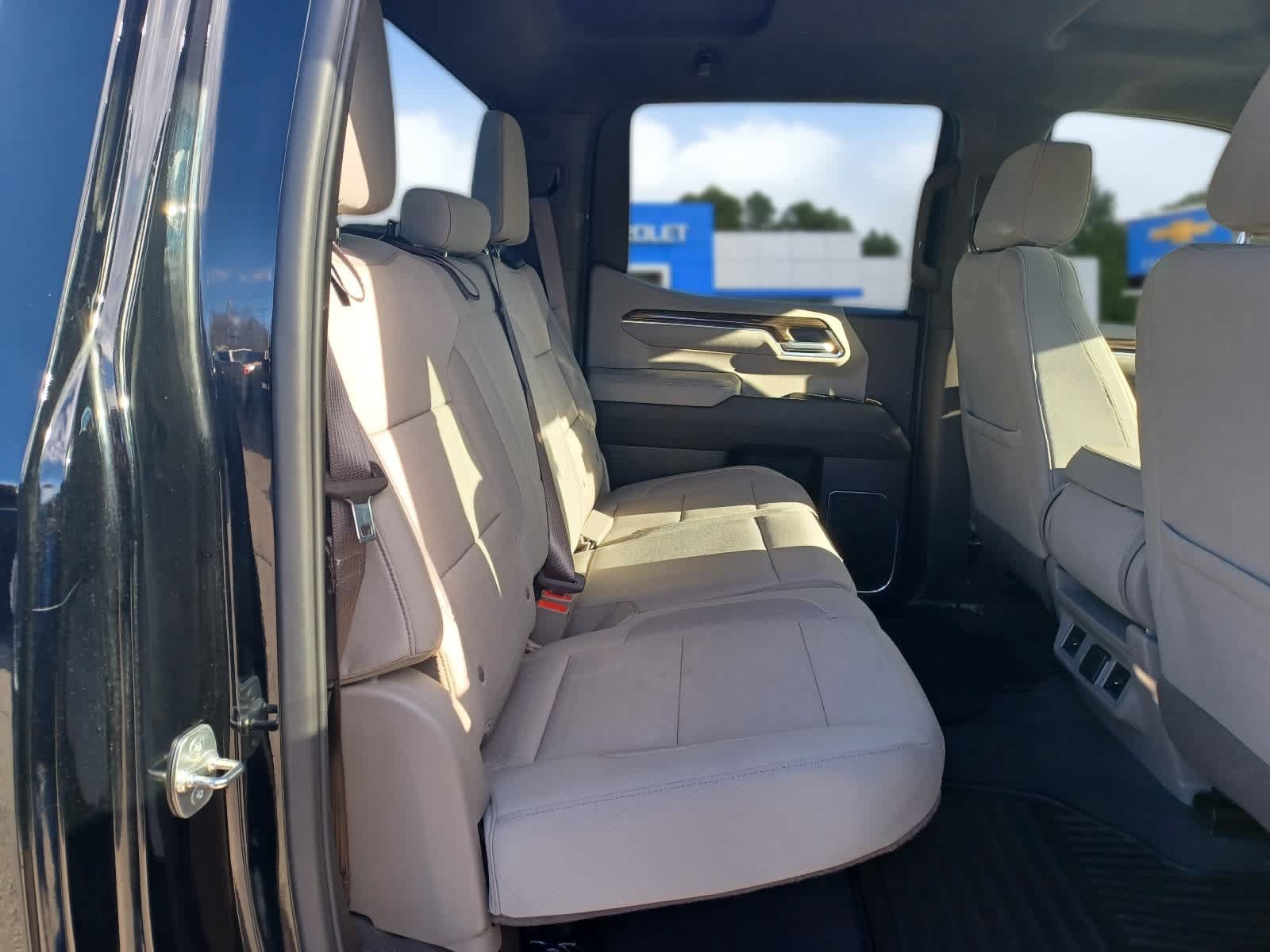 Used 2025 Chevrolet Silverado 1500 LT AWD/4WD image 17