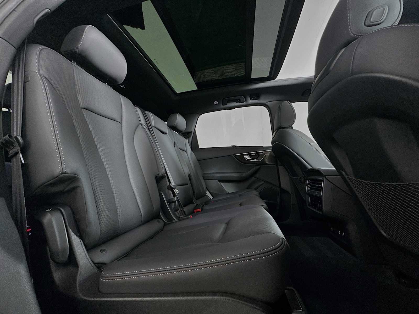 Used 2025 Audi Q7 Premium Plus w/ Premium Plus Package image 27