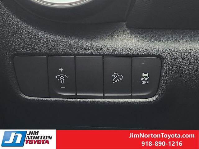 Used 2022 Hyundai Kona SEL image 24