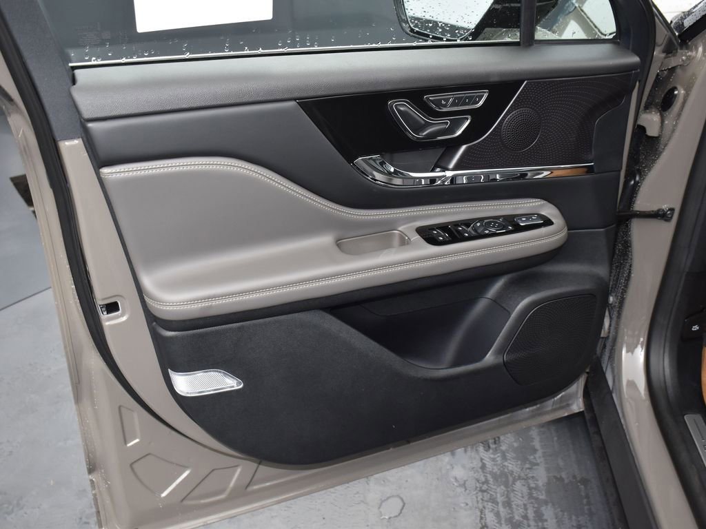 New 2025 Lincoln Corsair Grand Touring w/ Equipment Group 301A image 9