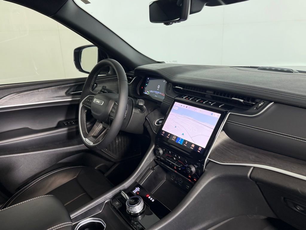 Used 2024 Jeep Grand Cherokee Limited 4xe w/ Luxury Tech Group II image 32