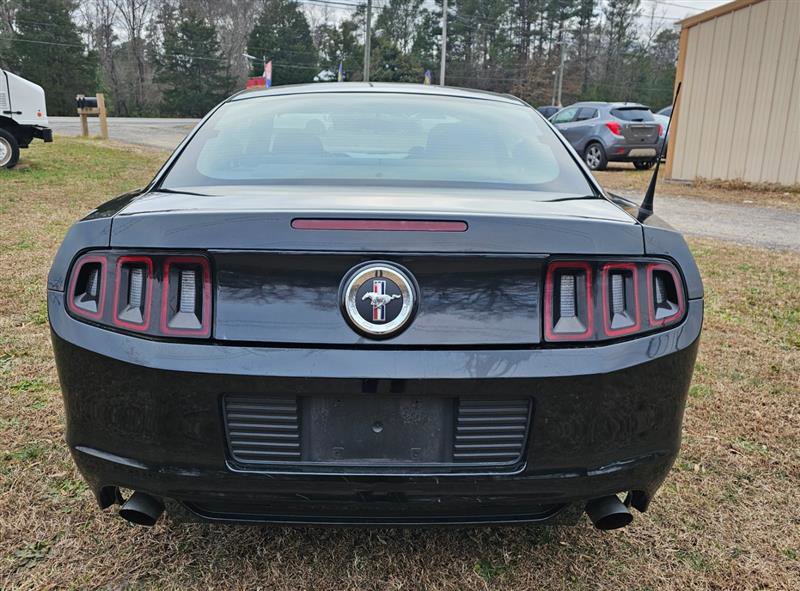 Used 2014 Ford Mustang Premium RWD image 5