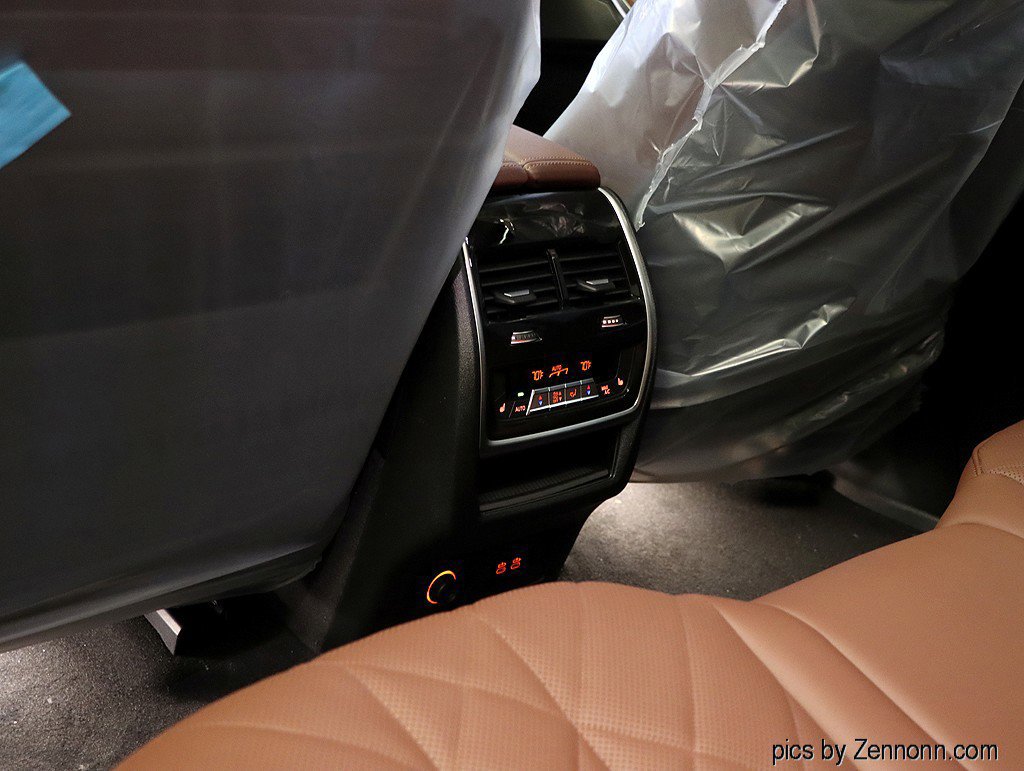 Used 2026 BMW X7 xDrive40i image 25