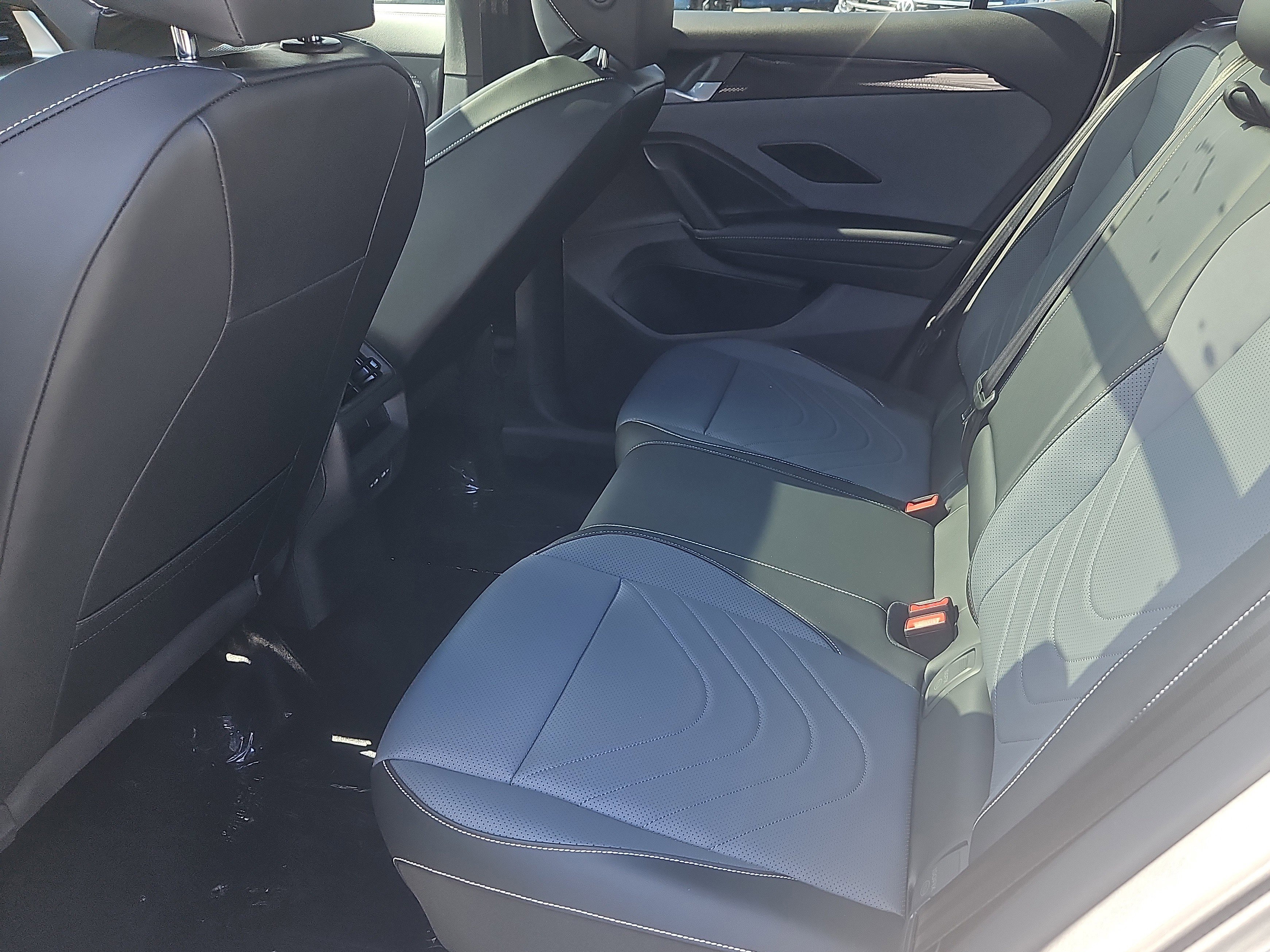 New 2026 Volkswagen Tiguan SE R-Line image 17